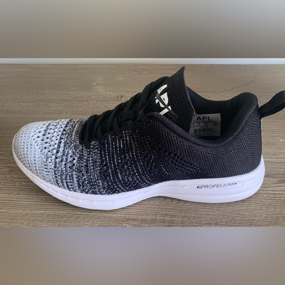 APL Women’s TechLoom Pro 
White/Heather Gray/Black Melange - Picture 7 of 10